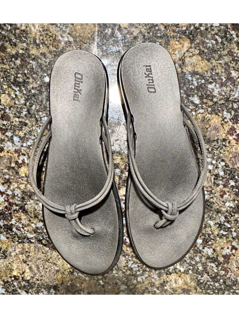 OluKai Aka Womens Flip Flop Sandals Black Knotted Straps Thong Beach Slip On